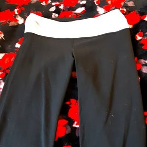 Black lululemon crops